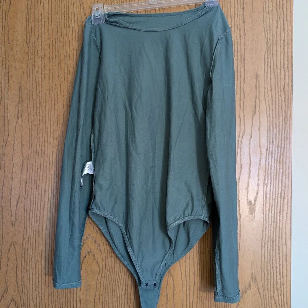 J Crew Long Sleeve Green Body Suit Size Small